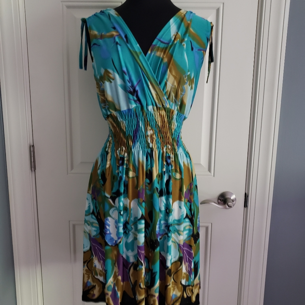 Sleevess floral pattern summer dress NWT